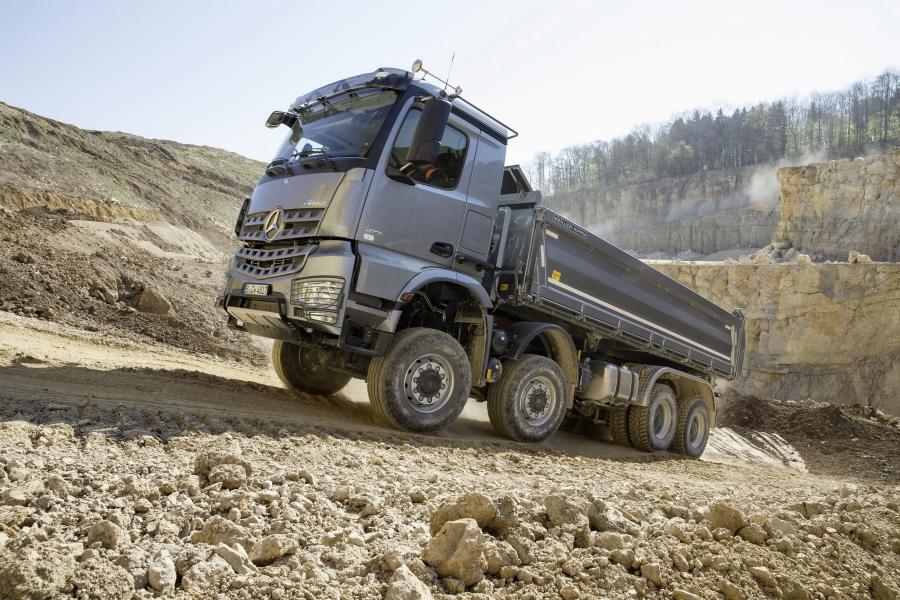  Mercedes-Benz Arocs 4151 8x8 2015 года  (фото 4 из 4)